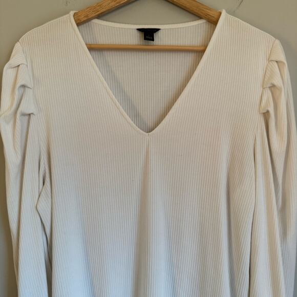 Ann Taylor Cream V-Neck Blouse - Picture 3 of 11